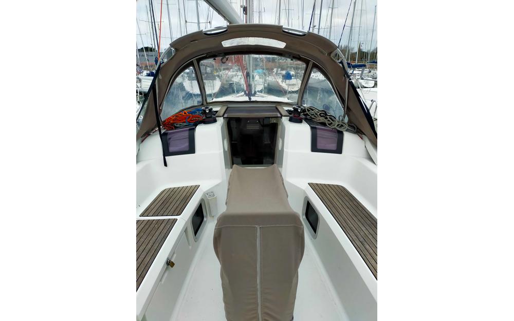 slider 11 Jeanneau Sun Odyssey 379